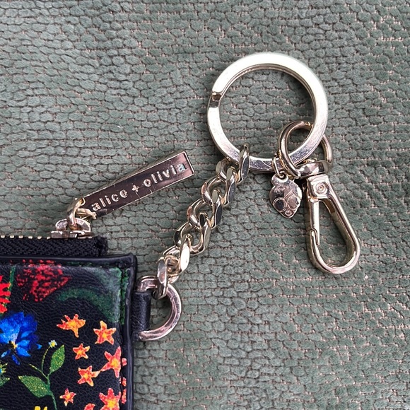 Alice and Olivia floral card purse with gold keychain - Picture 2 of 3